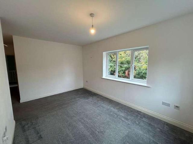 Flat for sale in Shirley, West Midlands