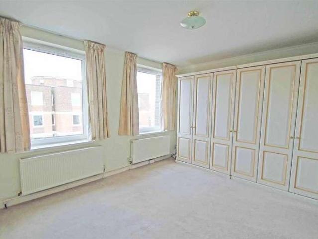 Flat for sale in Aldrington
