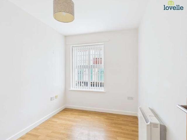Flat for sale in Ermine West, Brayford