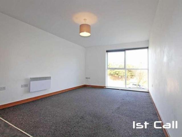 Flat for sale in Southend City Centre Neighbourhood, Alton Barnes