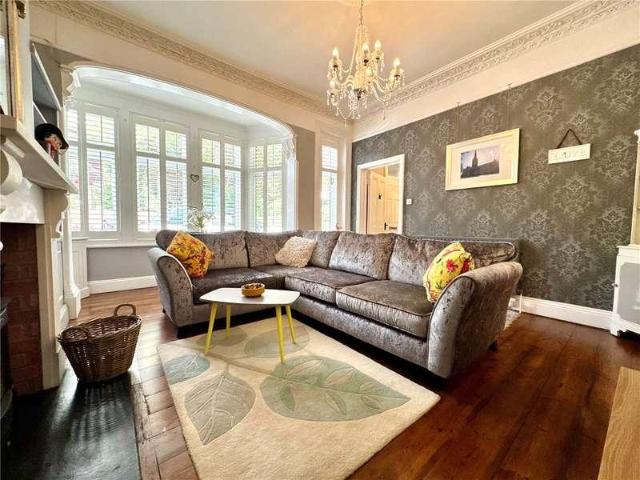 Flat for sale in Salisbury, Wiltshire