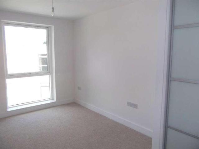 Flat for sale in Moorend, Pouchen End