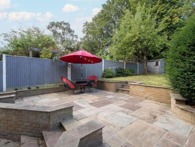 Flat for sale in London Borough of Lewisham, Forest Hill