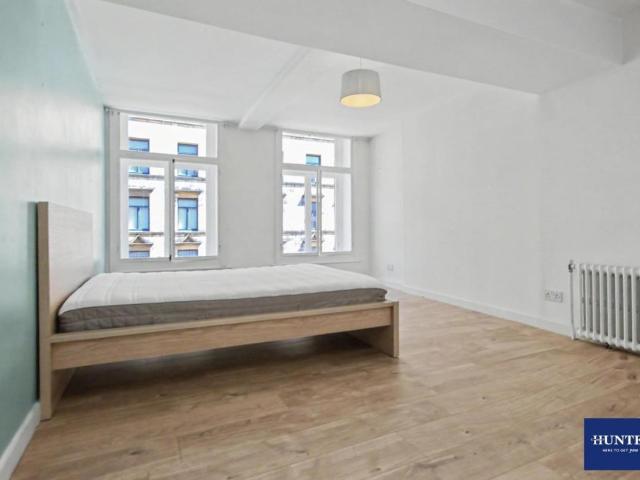 Flat for sale in West Yorkshire