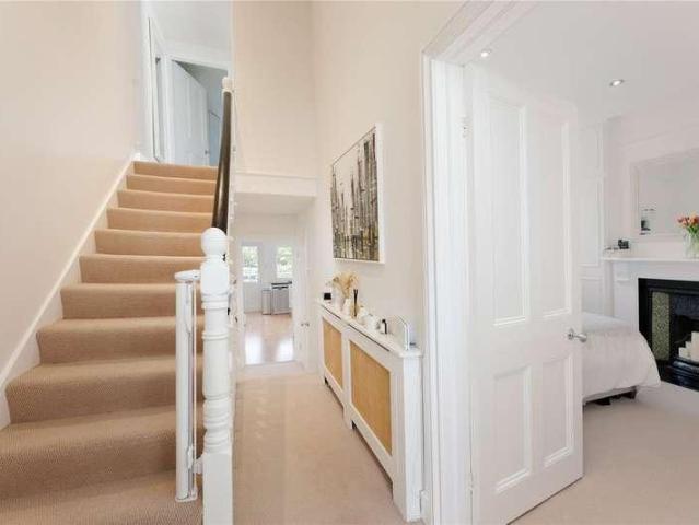 Flat for sale in Wandsworth, Greater London