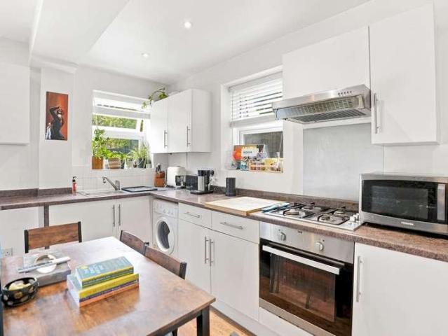 Flat for sale in Penge, Greater London