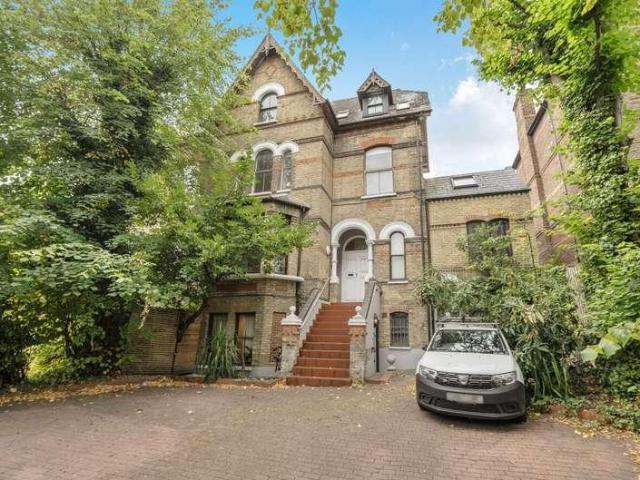 Flat for sale in Crouch End, Greater London