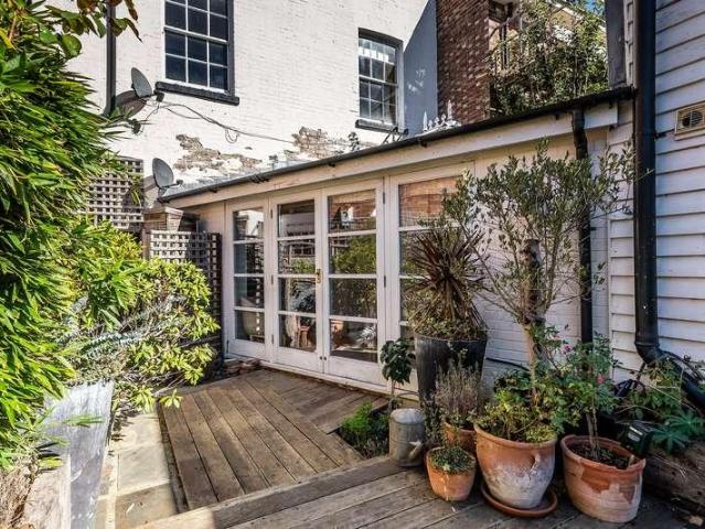 Flat for sale in Royal Tunbridge Wells, Tunbridge Wells
