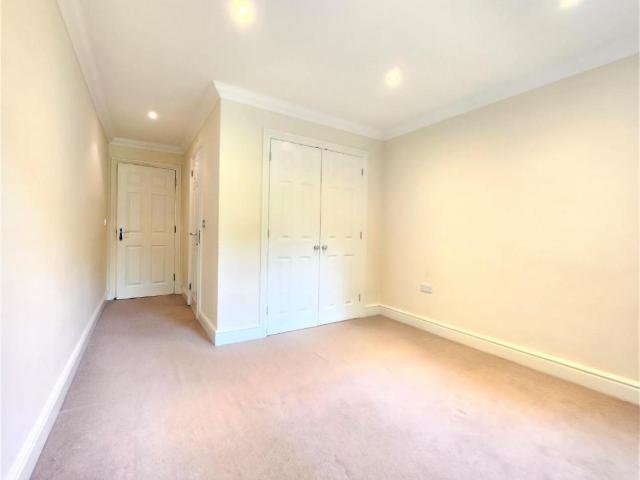 Flat for sale in Wokingham