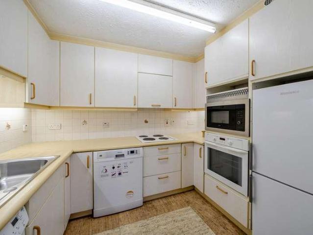 Flat for sale in Little Stanmore, Greater London