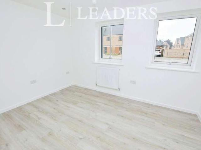 Flat for sale in Highwoods, Fordham Heath