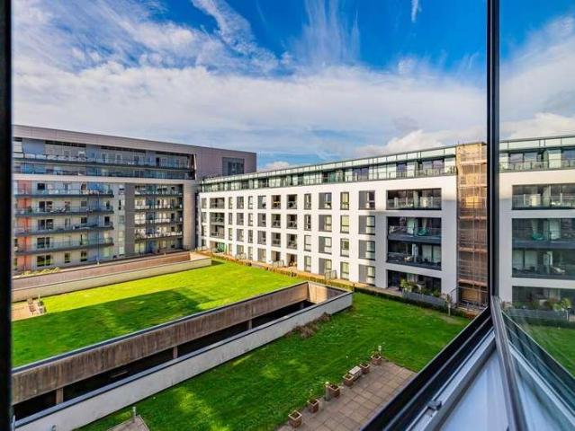 Flat for sale in Cardiff International Sports Village, Cardiff