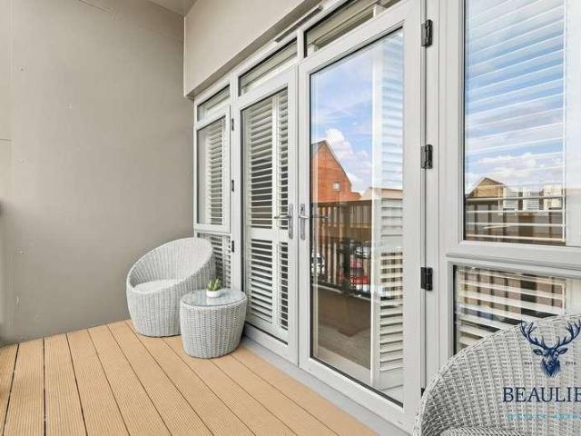 Flat for sale in Chelmsford, Essex