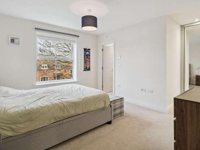 Flat for sale in Fishery, Maidenhead