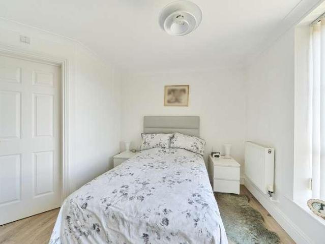 Flat for sale in Little Stanmore, Greater London