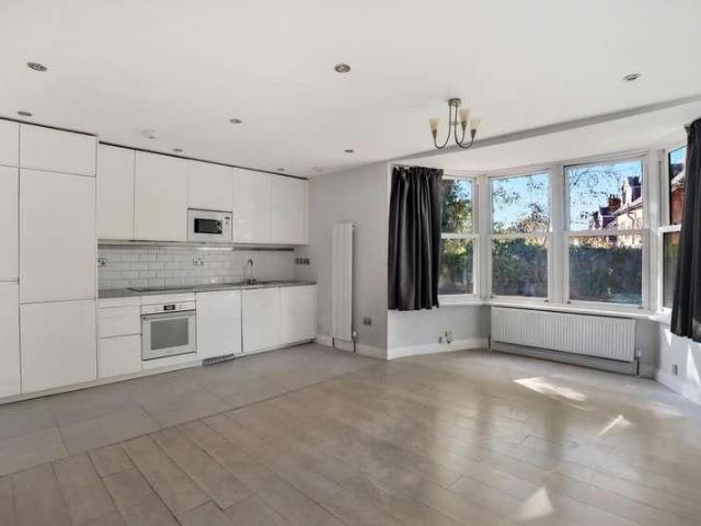Flat for sale in London Borough of Croydon, Greater London
