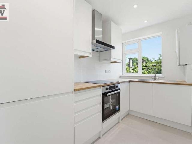 Flat for sale in London Borough of Hounslow, Spring Grove