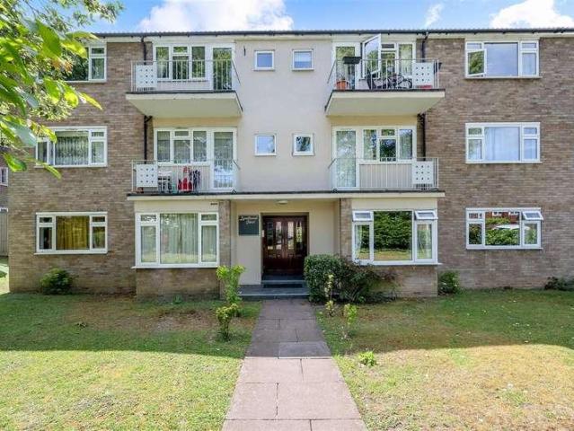 Flat for sale in Greater London