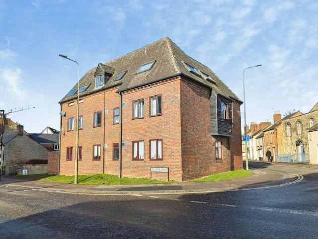 Flat for sale in Evershot, Oxfordshire