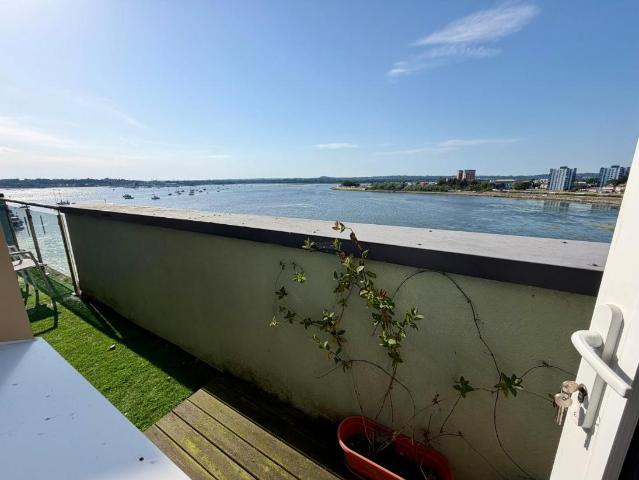 Flat for sale in Poole