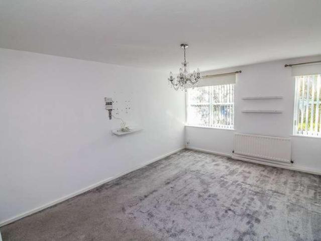 Flat for sale in Oxclose, Washington