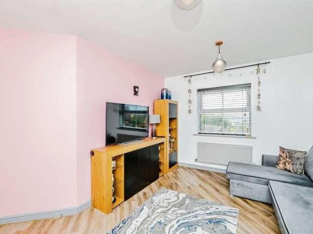 Flat for sale in Bridgend, Wales