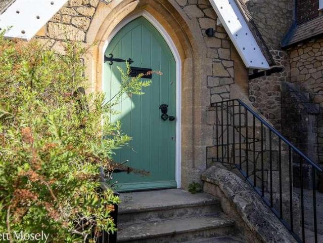 Flat for sale in The Butts, Kent