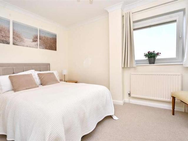 Flat for sale in Roselands, Eastbourne