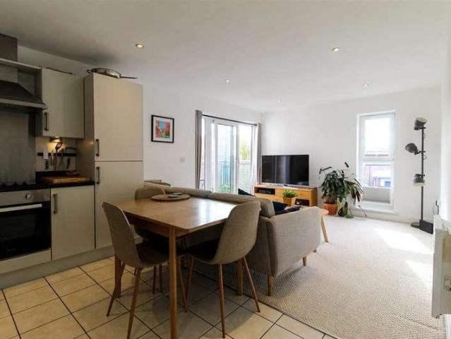 Flat for sale in Georgia, Greater Manchester