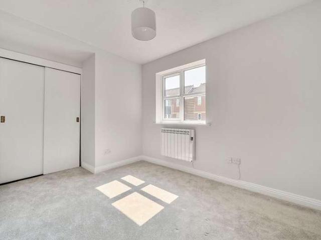Flat for sale in The Slade, Oxfordshire