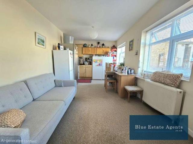 Flat for sale in London Borough of Hounslow, Greater London