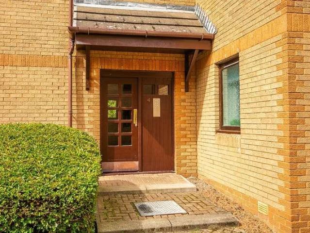 Flat for sale in North Leith, Scotland