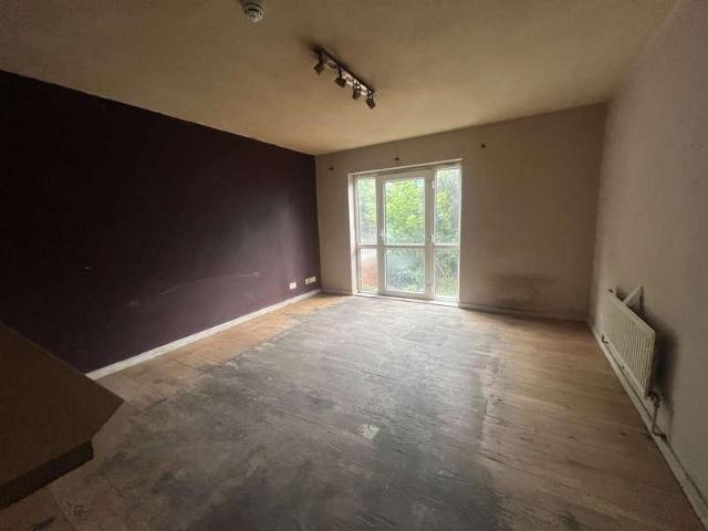 Flat for sale in Georgia, Greater Manchester