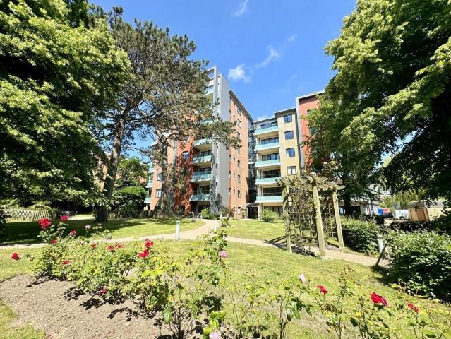 Flat for sale in Poole