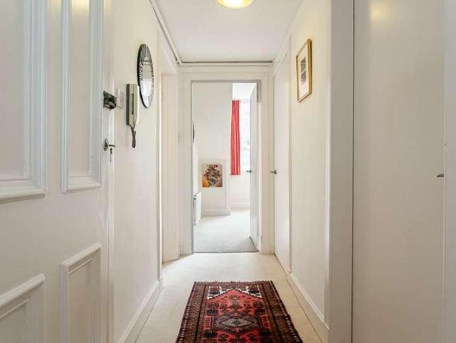 Flat for sale in Bruntsfield, Scotland