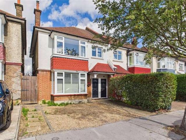 Flat for sale in London Borough of Croydon, Greater London