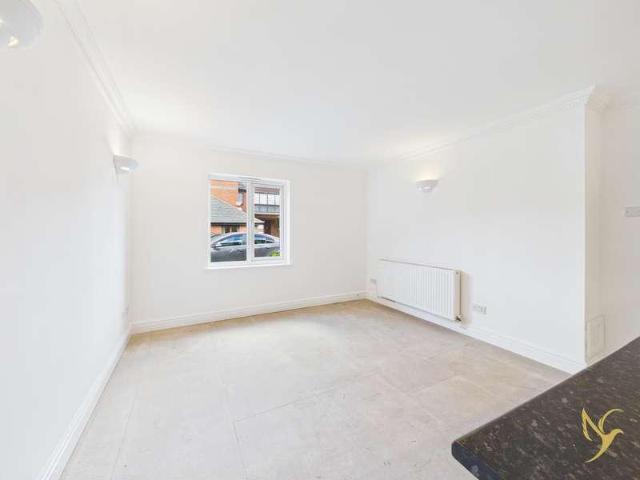 Flat for sale in Aggborough, Wyre Forest