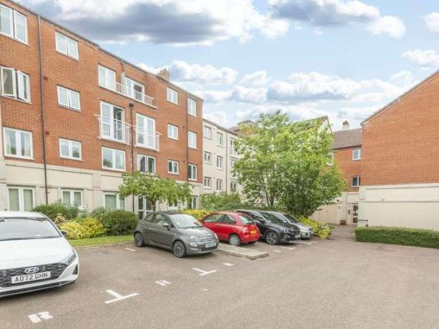 Flat for sale in Lakenham, East Bank