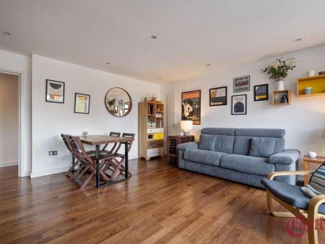 Flat for sale in Crouch End, Greater London