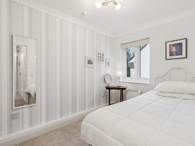 Flat for sale in Amersham