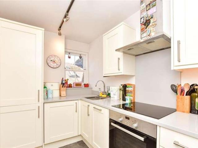 Flat for sale in Rose Hill, Pachesham Park