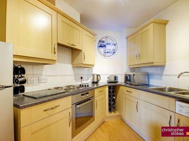Flat for sale in Broxbourne, Hertfordshire