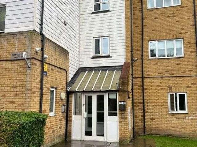 Flat for sale in Hamerton, Kent