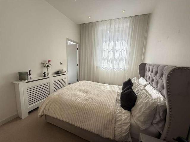 Flat for sale in Georgia, Greater Manchester
