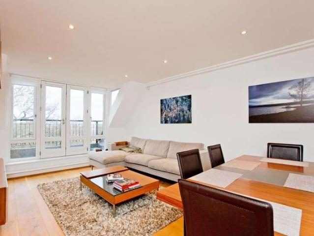 Flat for sale in West Hampstead, Greater London