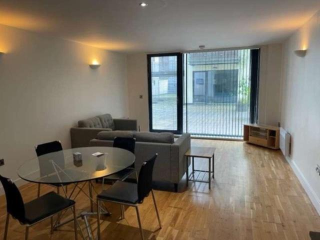 Flat for sale in Georgia, Greater Manchester