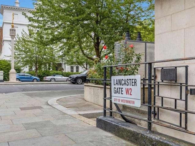 Flat for sale in City of Westminster, Greater London