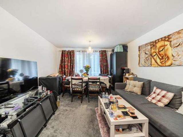 Flat for sale in London Borough of Hillingdon, Greater London