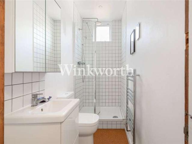 Flat for sale in Harringay, Greater London