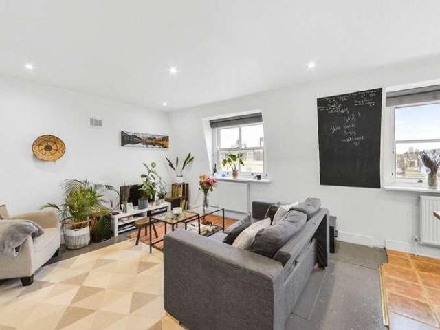 Flat for sale in Bayswater, Greater London